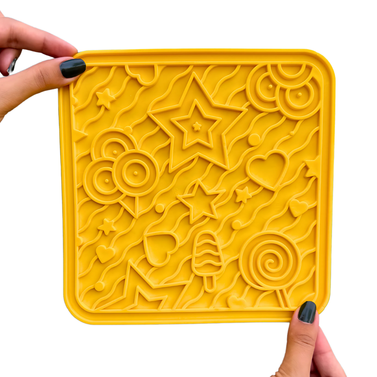 WufWuf & MyMeow TreatMate: An Eco-Friendly Treat Mat for Pets