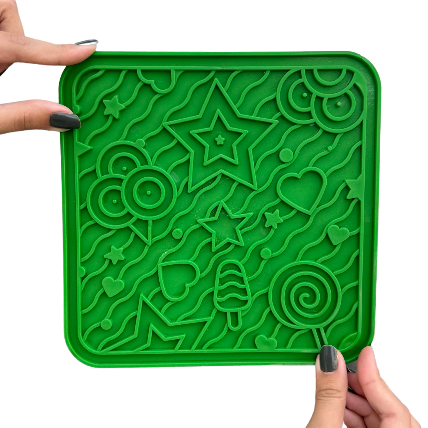 WufWuf & MyMeow TreatMate: An Eco-Friendly Treat Mat for Pets