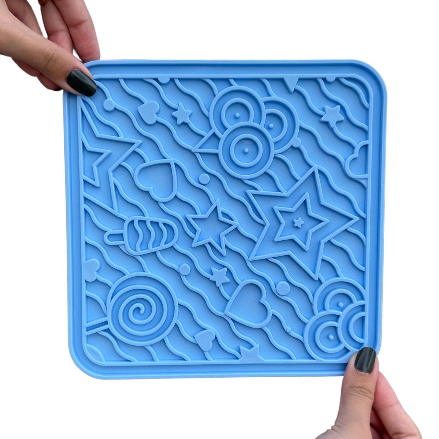 WufWuf & MyMeow TreatMate: An Eco-Friendly Treat Mat for Pets
