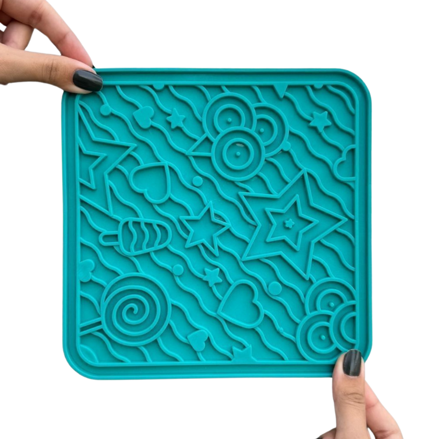 WufWuf & MyMeow TreatMate: An Eco-Friendly Treat Mat for Pets